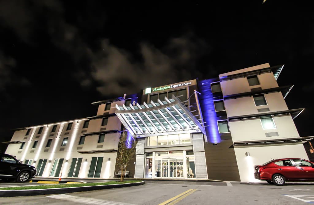 Holiday Inn Express & Suites Miami Airport East by IHG - photo 48