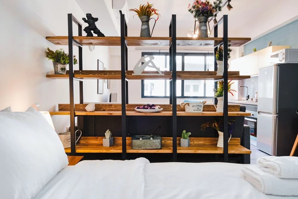 "sanders Home Suites - Pleasant Downtown Studio" - photo 17