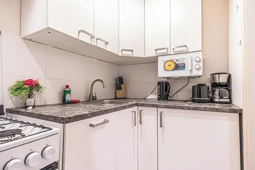 Comfy 2BR Apartment for 5 Guests - photo 10