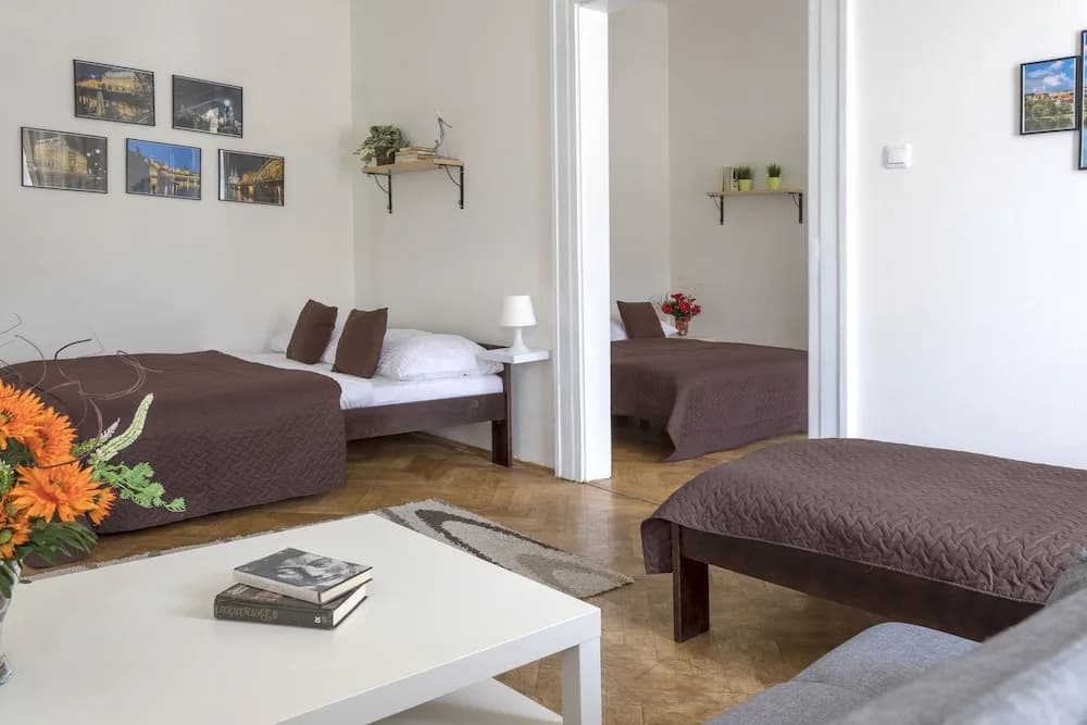 Old Story Apartment - photo 5