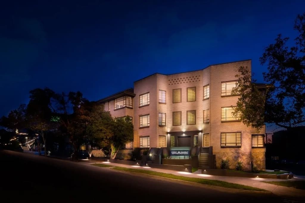 Crest on Barkly Serviced Apartments - photo 14