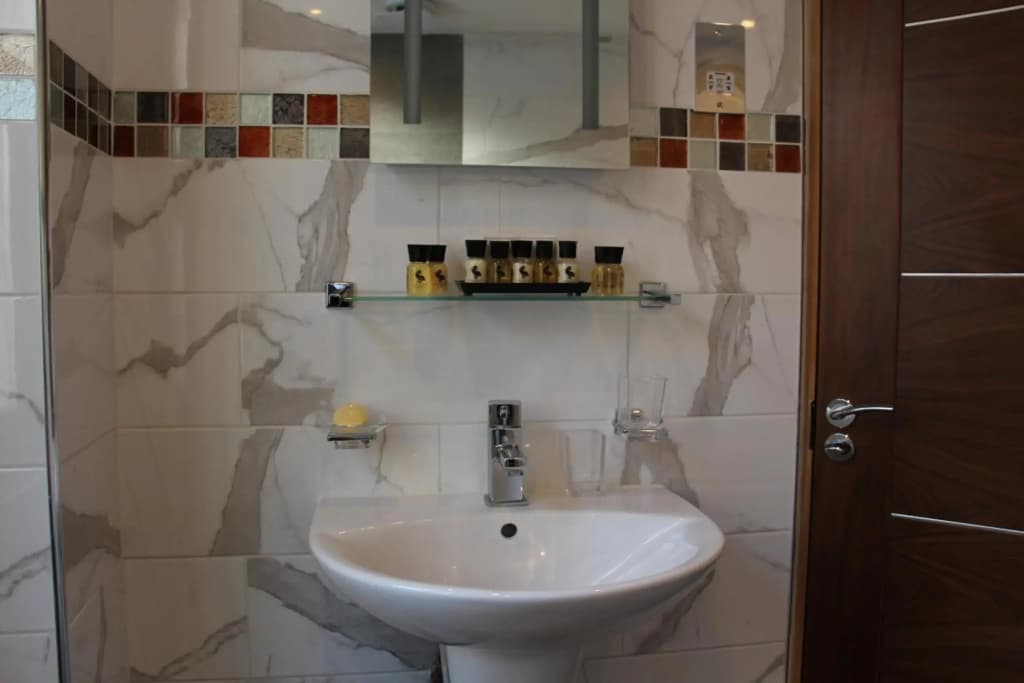Cheshire Hotel - photo 7
