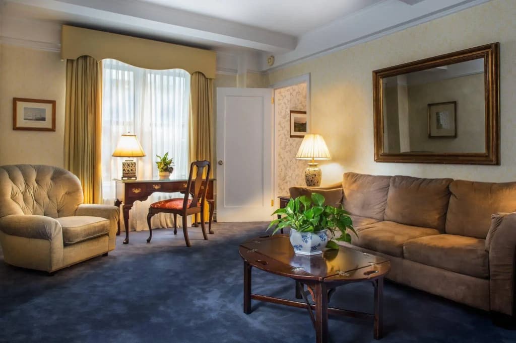The Roger Smith Hotel - photo 5