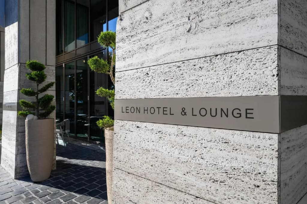 Leon Hotel & Lounge - photo 6