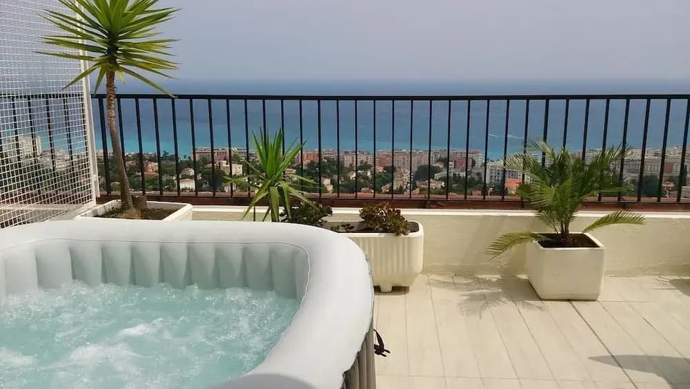Amazing studio with big terrace, Jacuzzi and Sea View in Fabron in Nice - photo 10