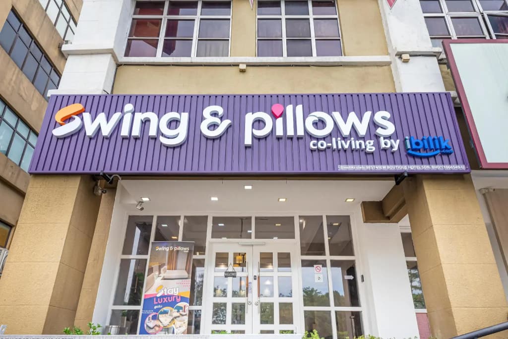 Swing & Pillows at USJ Taipan - photo 32
