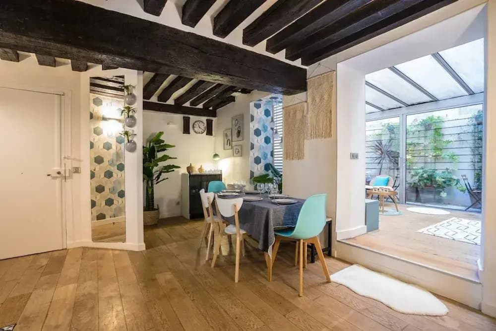 Chic Apartment With Patio - 2br/6p - Le Marais - photo 19