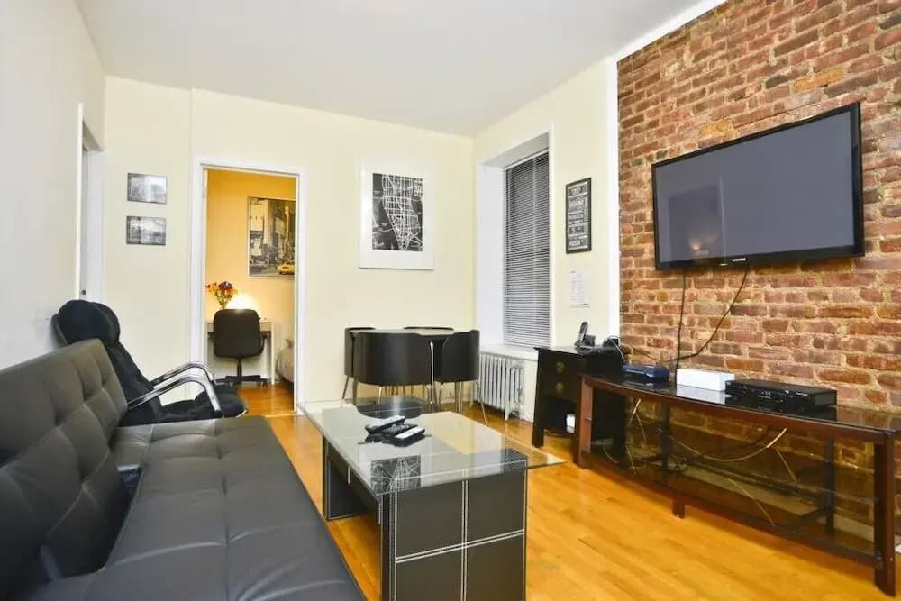 Fancy 2 BR on Upper East Side - photo 3