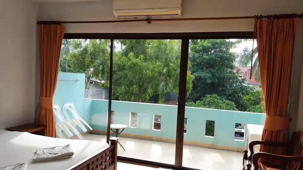 Holiday Guesthouse - photo 8