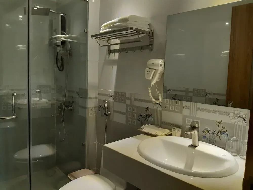 The Six Hotel - photo 8