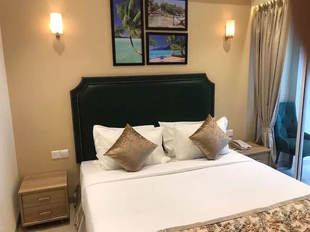 Hotel Flora - photo 29