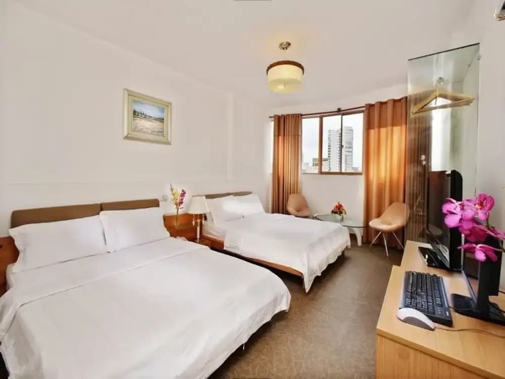 A Em 150 Le Thanh Ton Hotel - photo 3