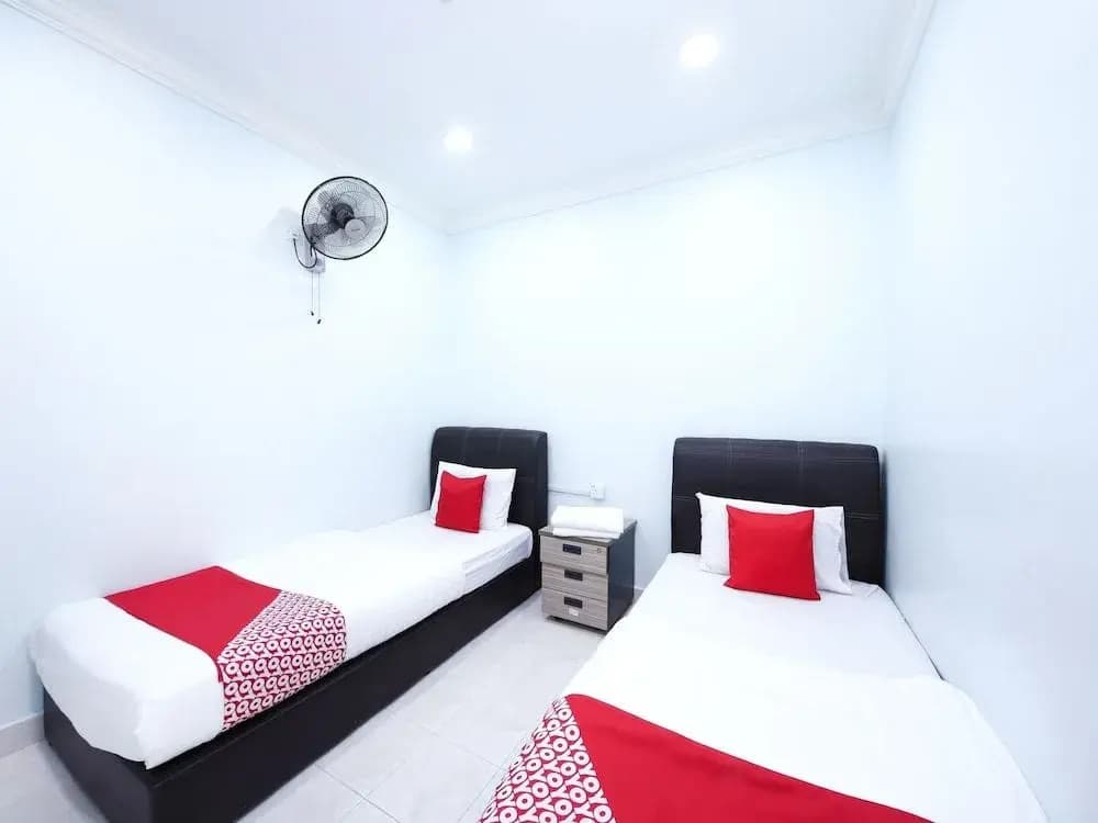 OYO 90170 Dynamic Hotel - photo 4