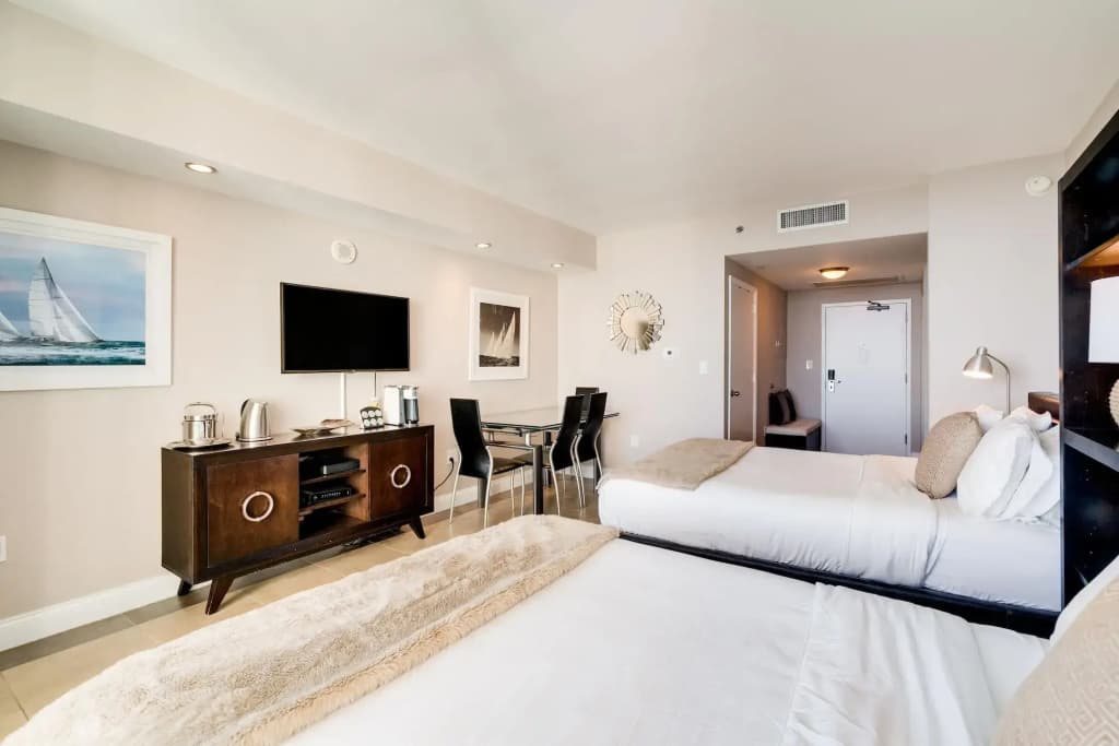 Ocean Million Dollar View Studio + Balcony #3 - photo 4