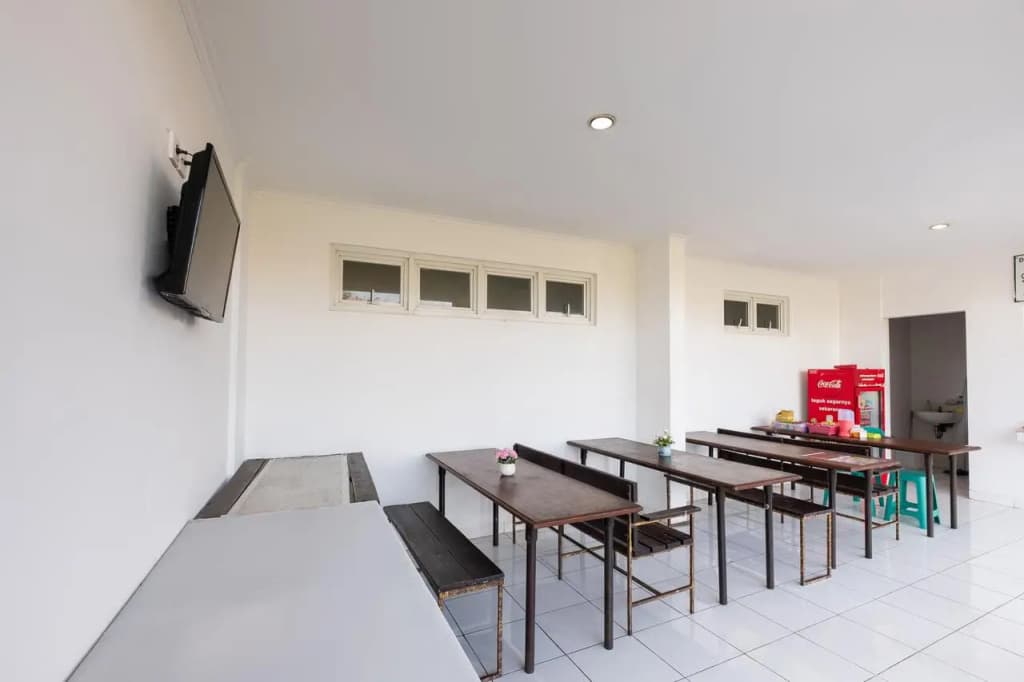 OYO 3427 Griya Wika - photo 7