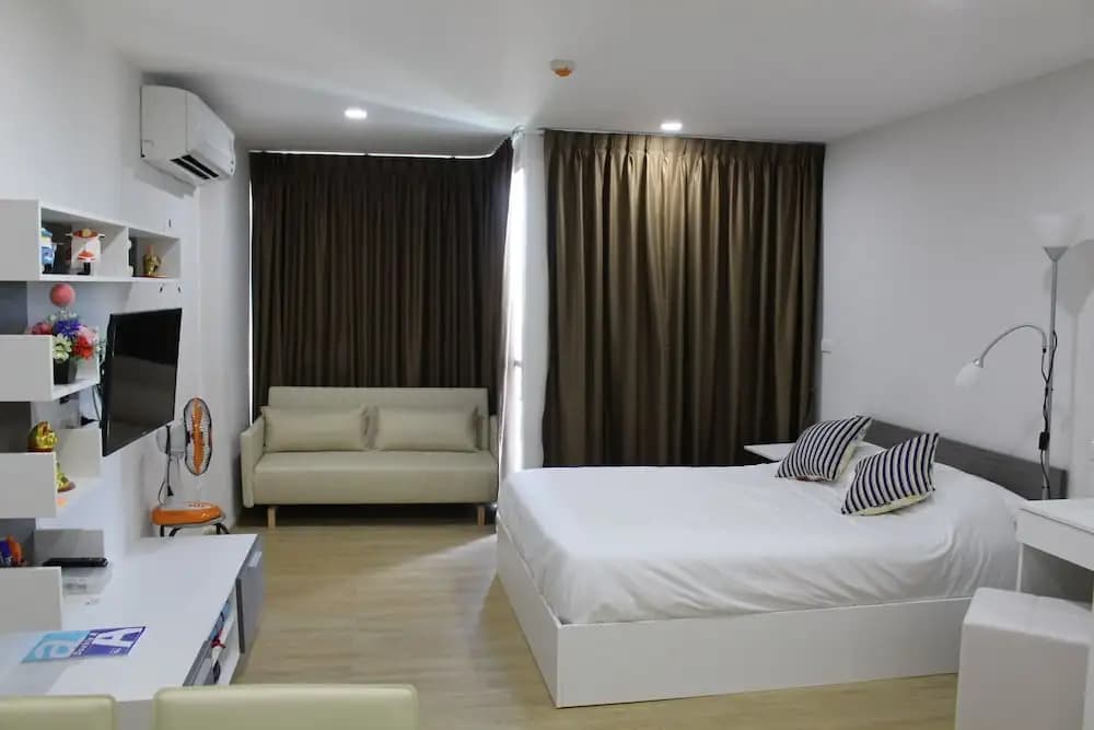 Ozone Condotel Apt 716 - photo 3