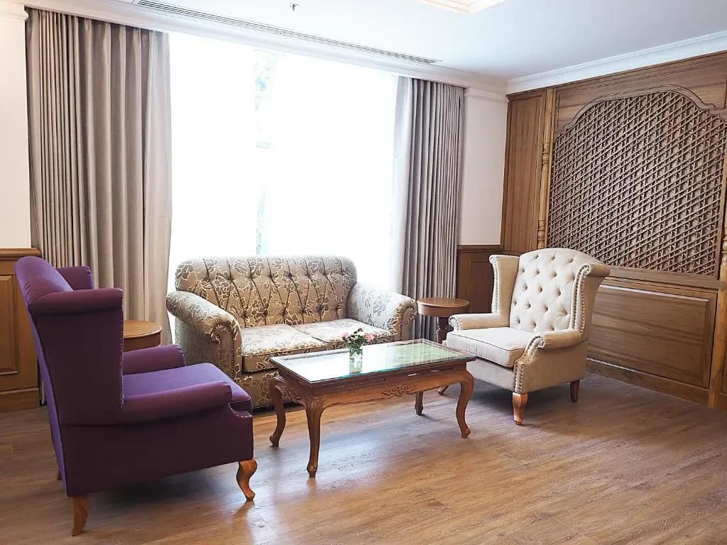 Empress Premier Hotel - photo 41