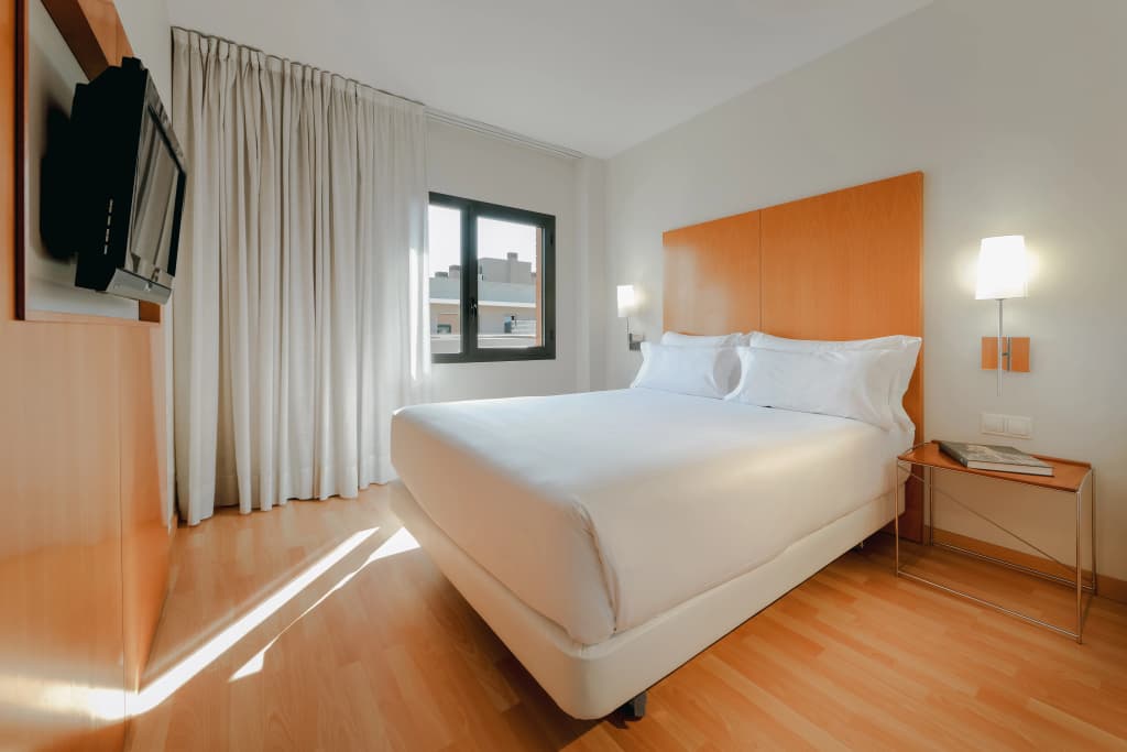 Catalonia Barcelona Beach Hotel - photo 3