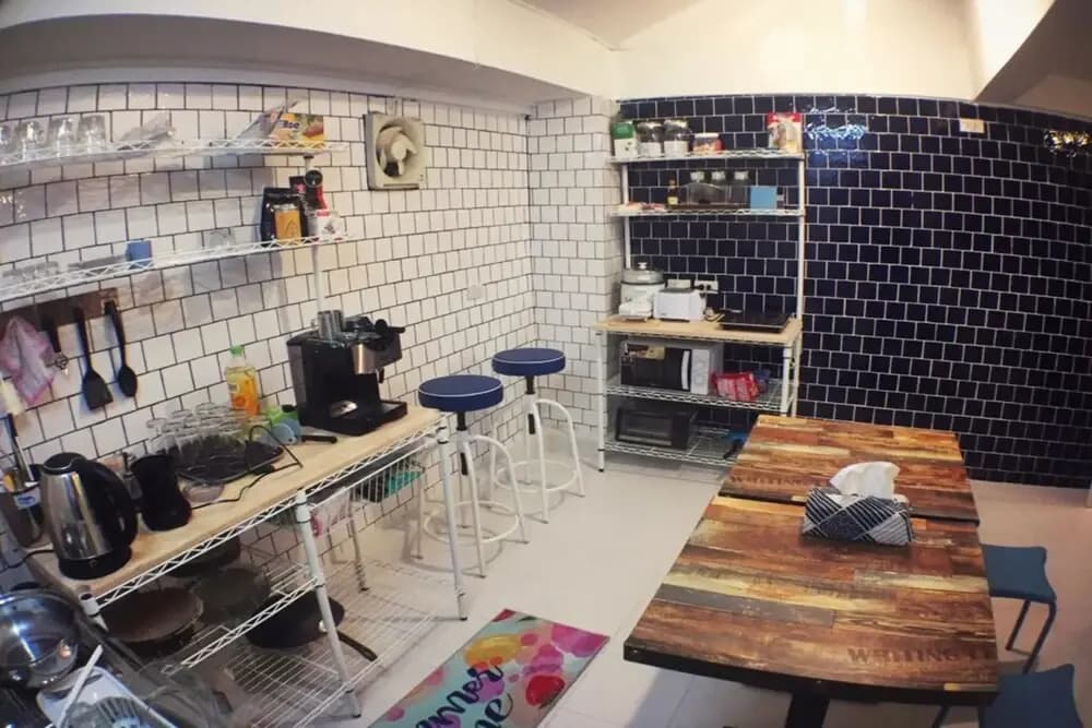 Lazy Blue House - Hostel - photo 17