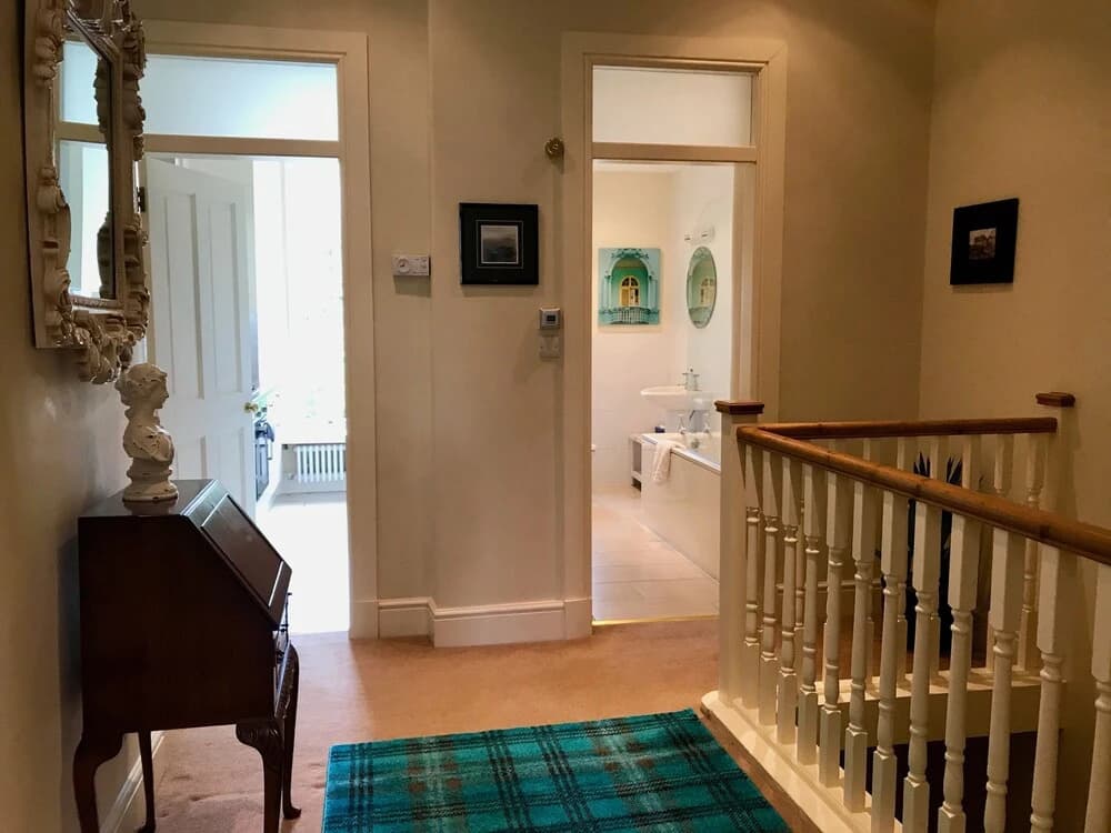 Broughton Place Apartment - photo 1