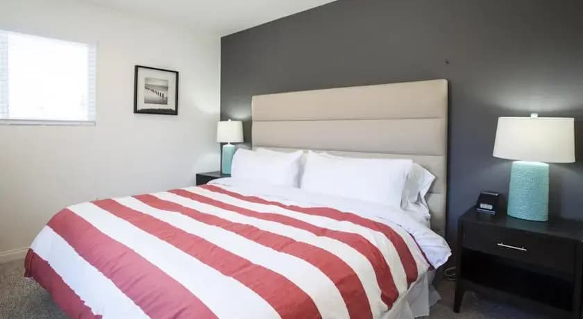 Globe Suites Off Main - photo 4