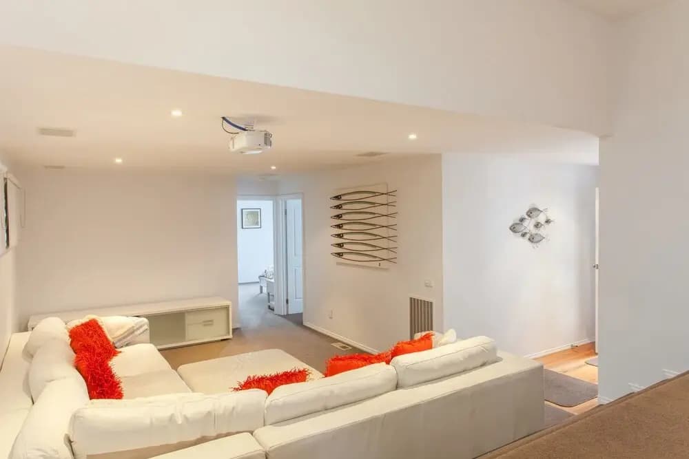 The White Beach House - photo 13