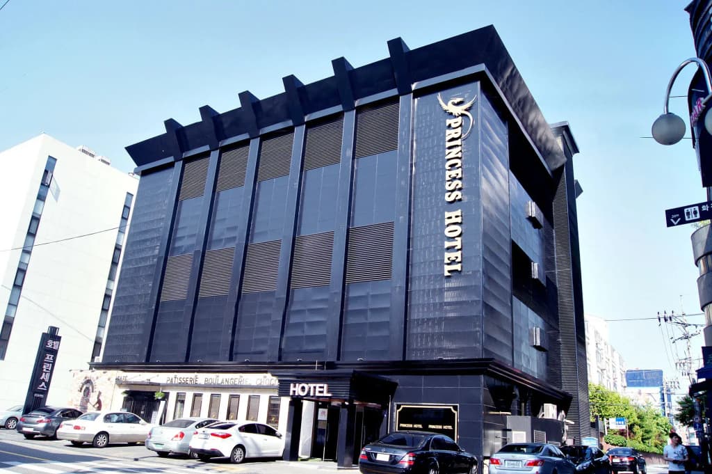 Princess Hotel - main photo
