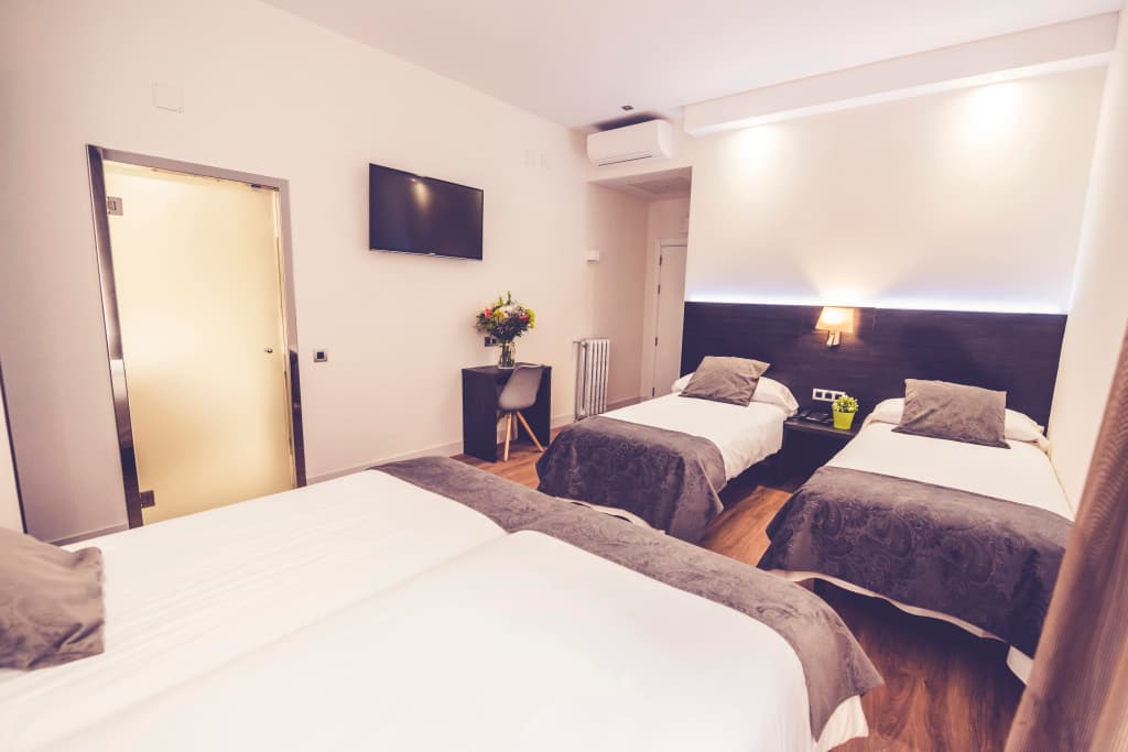 Hostal Marlasca - photo 35