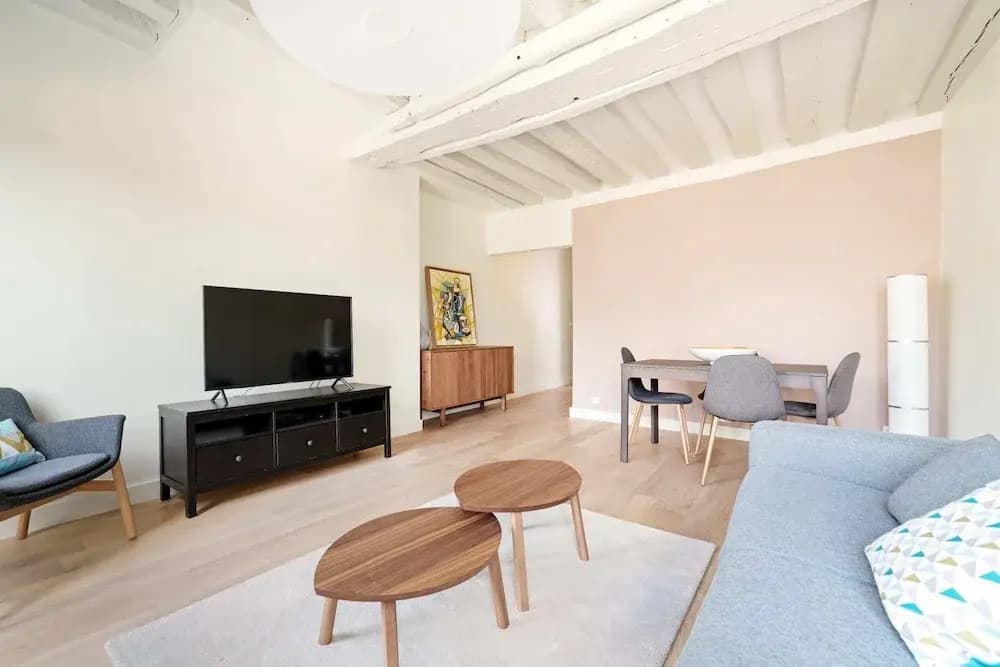 Bright and Modern Apt - 7 Mins to Notre Dame - photo 2