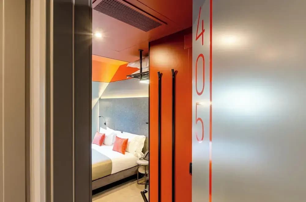 Lx Arch Hotel - photo 12
