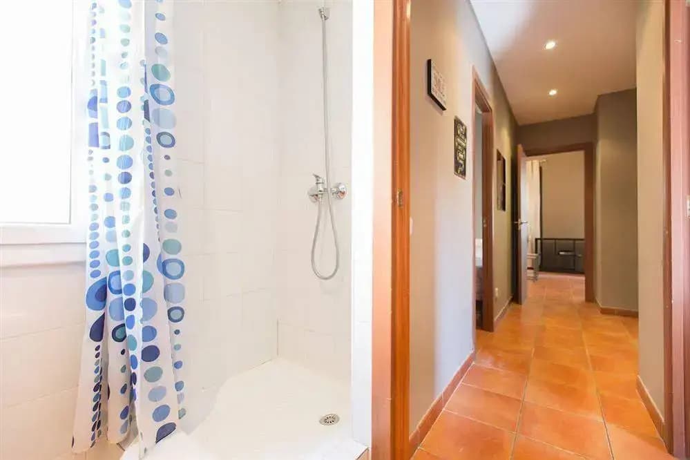 AinB Raval Hospital Apartments - photo 6