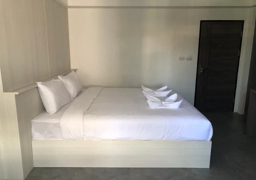 F Plus F Hostel - photo 2