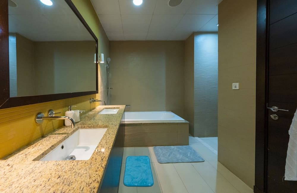 Modern beachfront 1BR apartment - photo 10