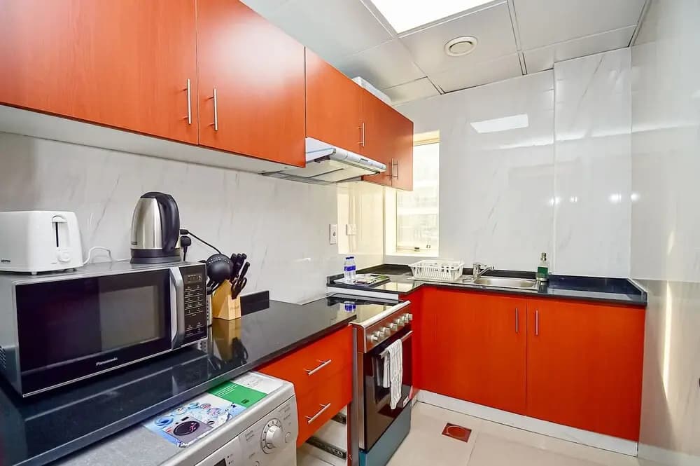 PRL Spacious studio with closed kitchen - photo 11