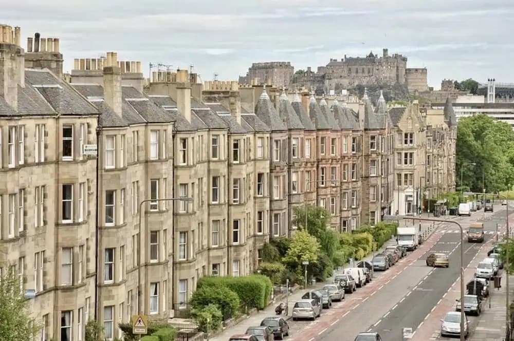 Large 5 Bedroom Flat in Marchmont, Edinburgh - photo 1