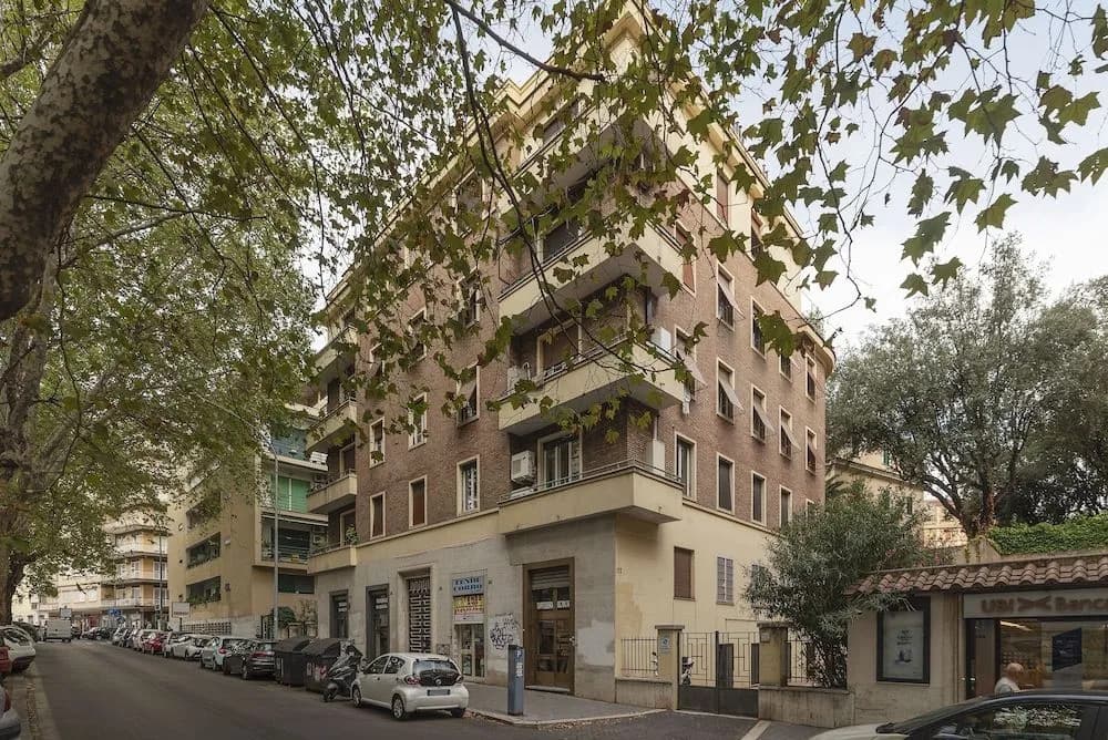 Piazza Re di Roma Apartment - photo 13