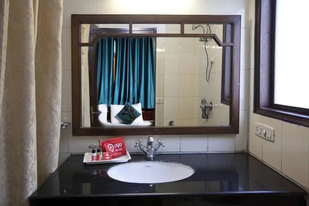 OYO Rooms C R Park - photo 7