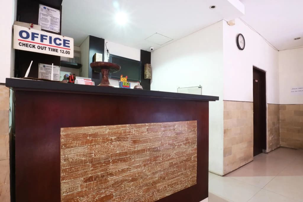 Taman Mekar Beach Inn - photo 2
