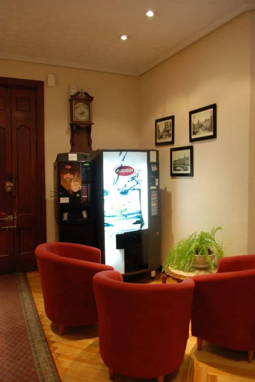 Hostal Avenida - photo 10