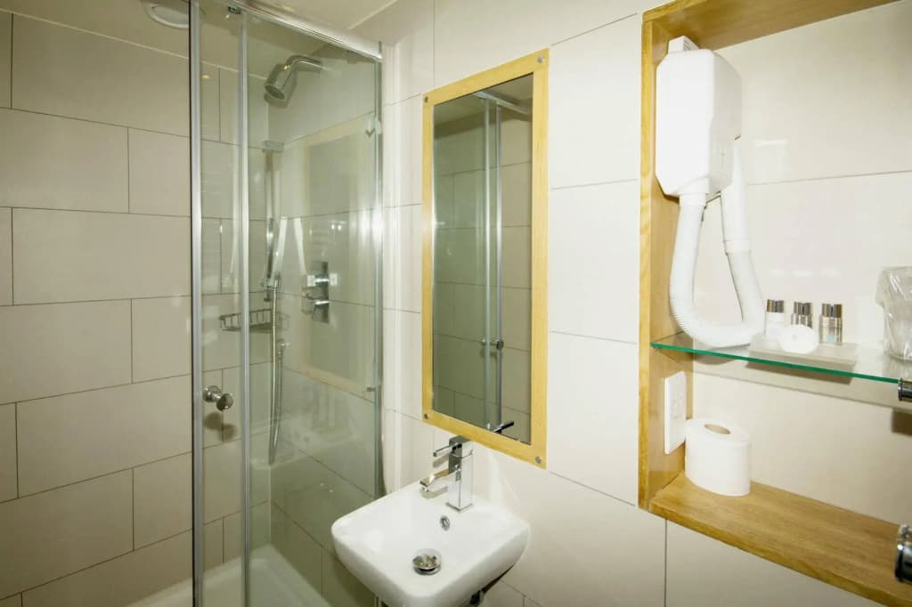Finsbury Serviced Apartments - photo 7