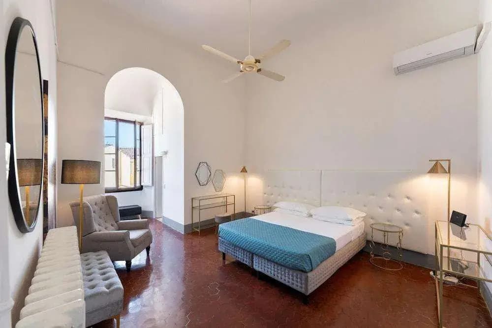 Borgo Santa Croce in Firenze - photo 4
