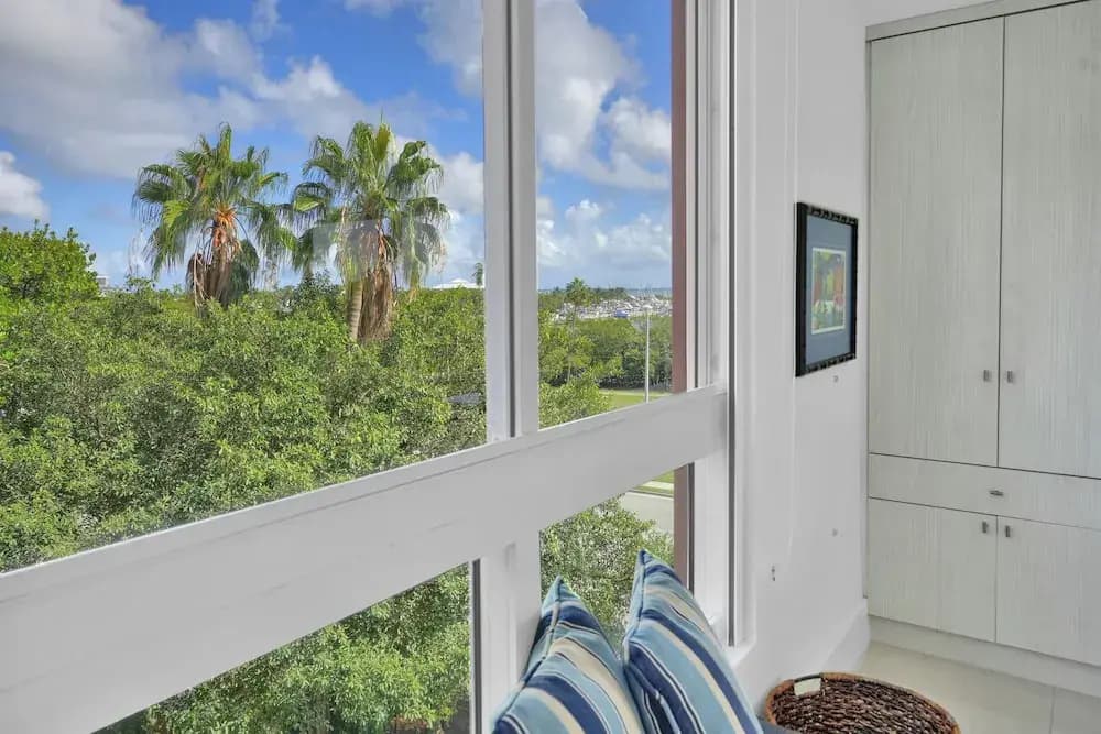 Gorgeous Spacious 2bed Bayview Apartment - photo 8