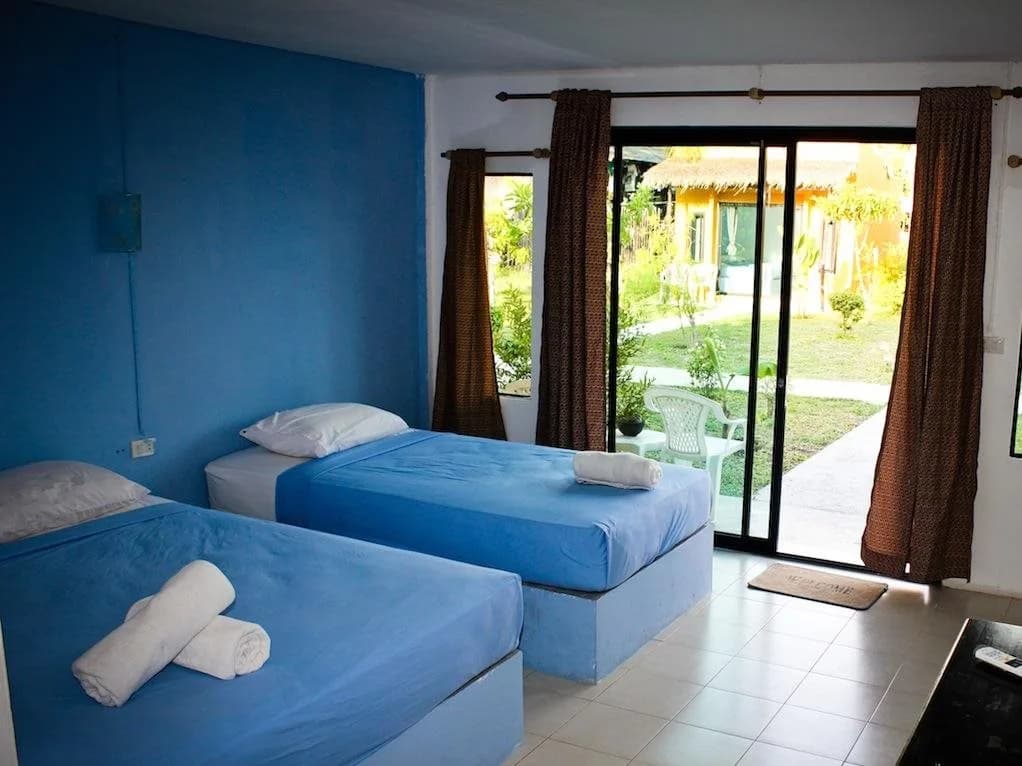 The Blue Parrot - photo 1