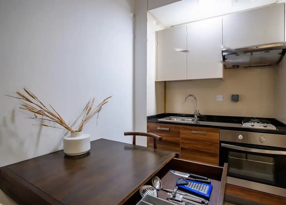 Stylish Studio Apartment-Sparkle Towers - photo 23