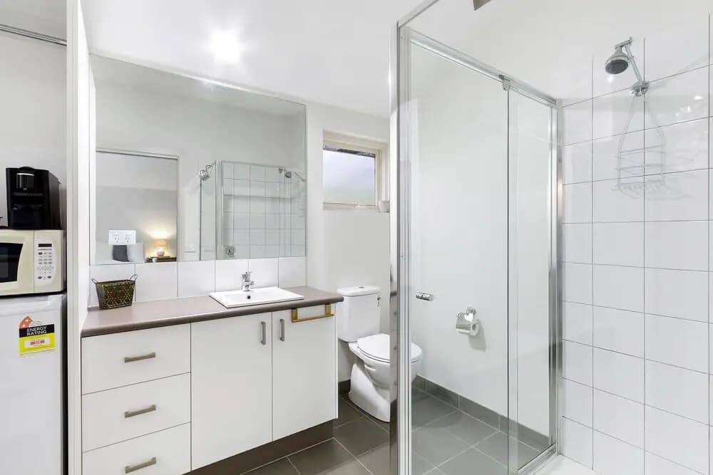 Bayview Apartments BnB - photo 8