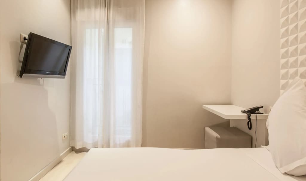 Hotel Chic And Basic - photo 4