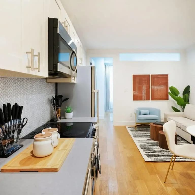 1290-8 New Renovated 2 Bedrooms in UES - photo 11