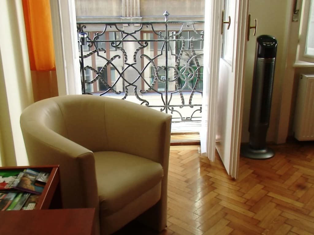 Paprika Apartment Studio - photo 11