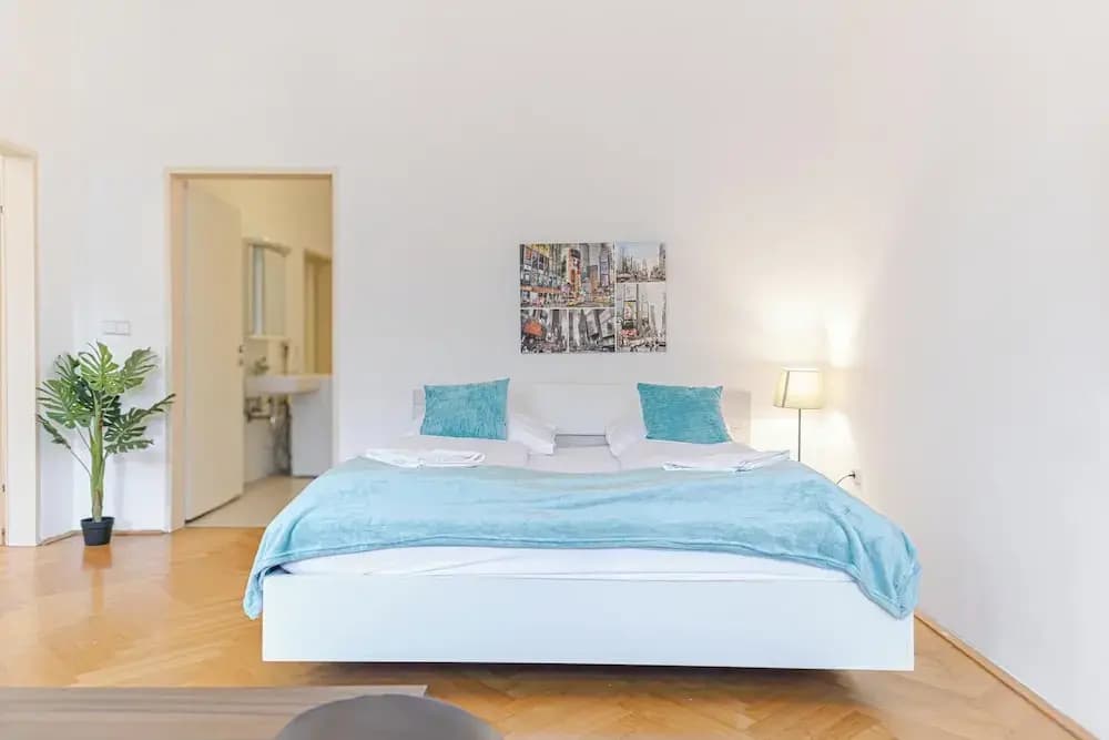 Simple 2 Bedroom Apartment with WiFi - photo 2