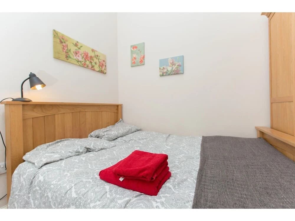 Spacious, Bright 5-br Flat for 10 in Edinburgh - photo 4